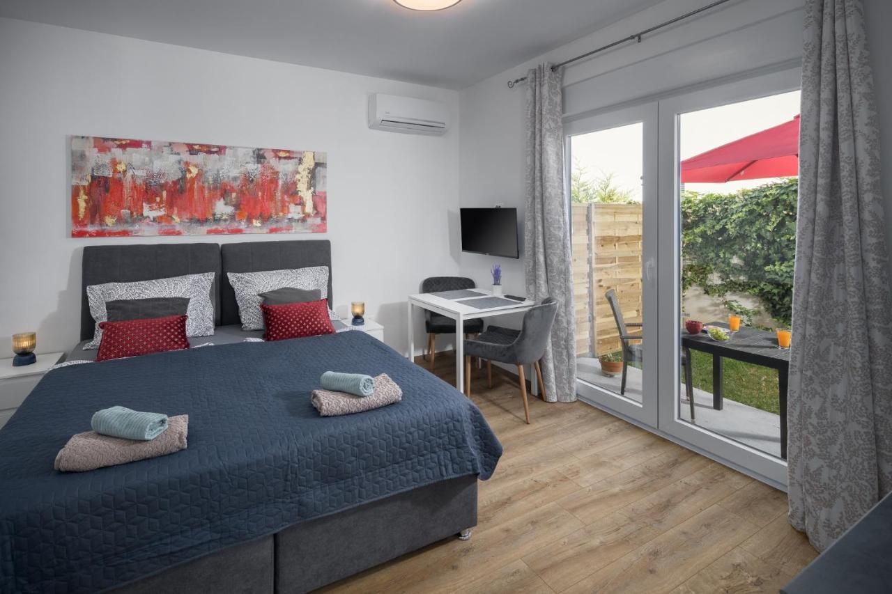 Studio Apartments Villa Valla - Free Bikes Fažana Екстериор снимка