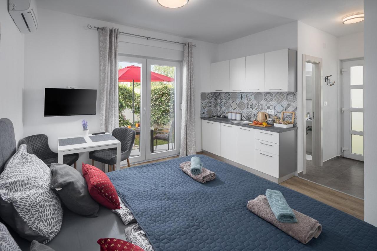 Studio Apartments Villa Valla - Free Bikes Fažana Екстериор снимка