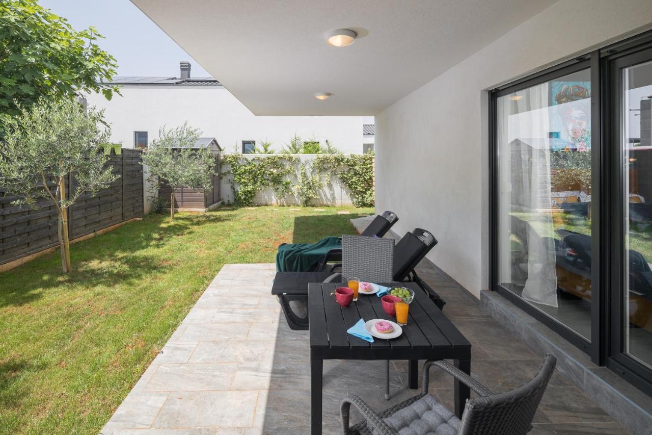 Studio Apartments Villa Valla - Free Bikes Fažana Екстериор снимка